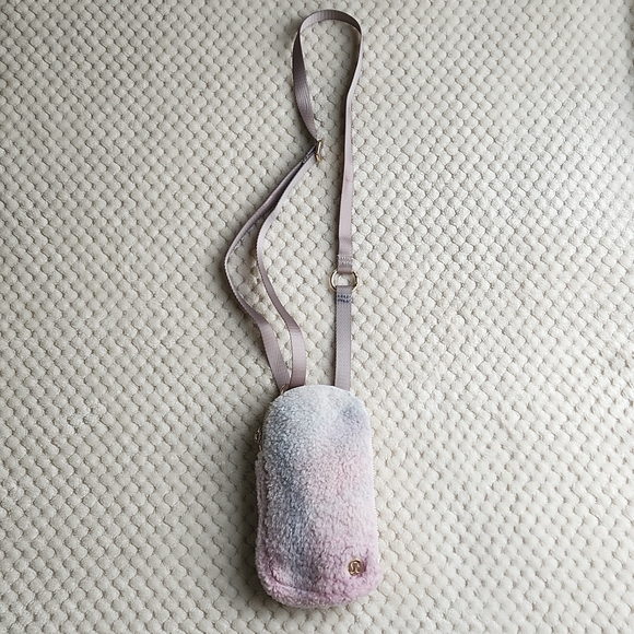 Nwot Lululemon Custom Tie Dye Sherpa Modular Phone Crossbody - Picture 5 of 14